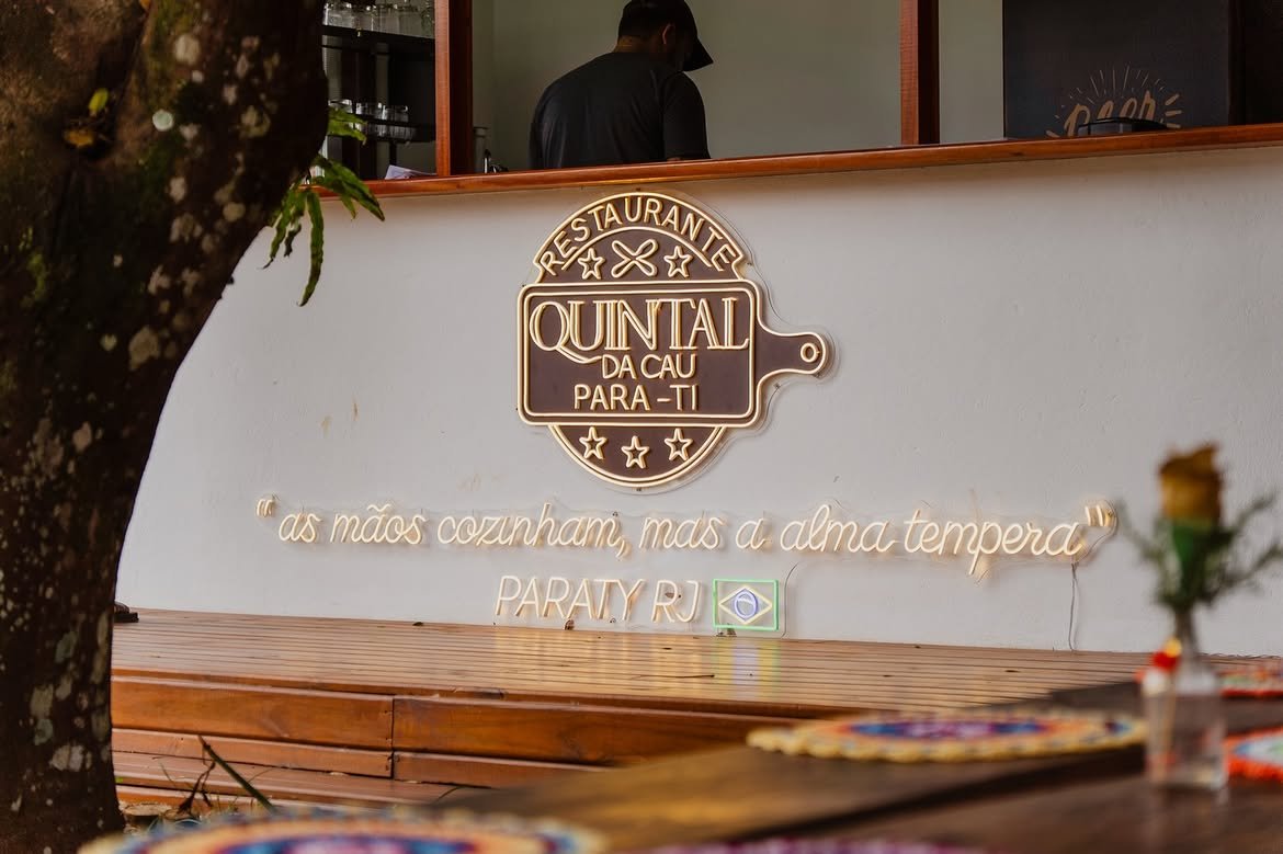 Identidade do restaurante Quintal da Cau em Paraty no Alambique Pedra Branca